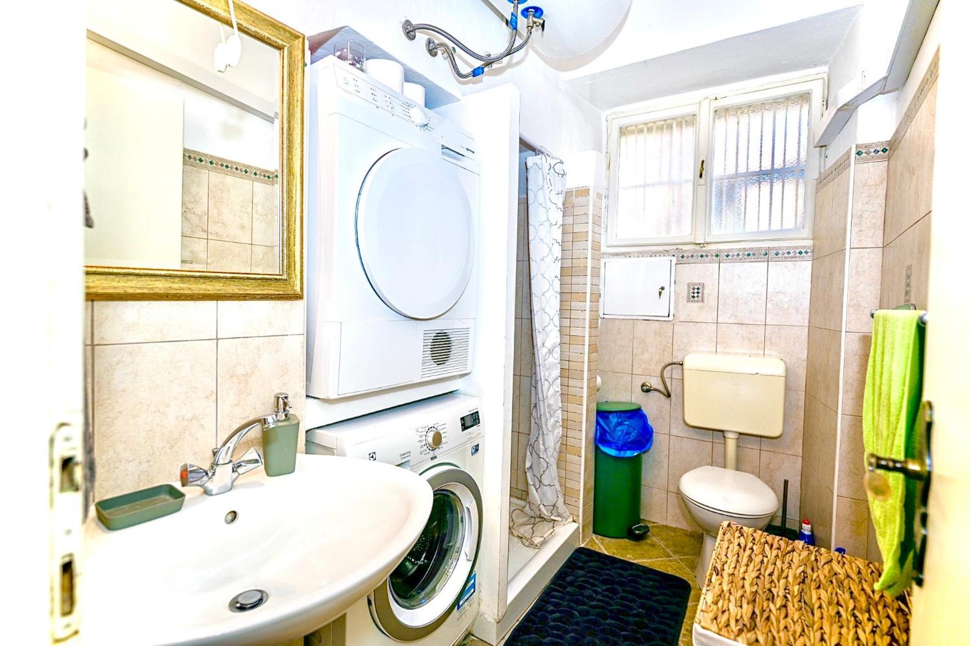 Apartment Large Three Bedroom, Center Of Old Town